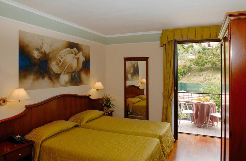 Hotel Astra Tignale Exterior photo