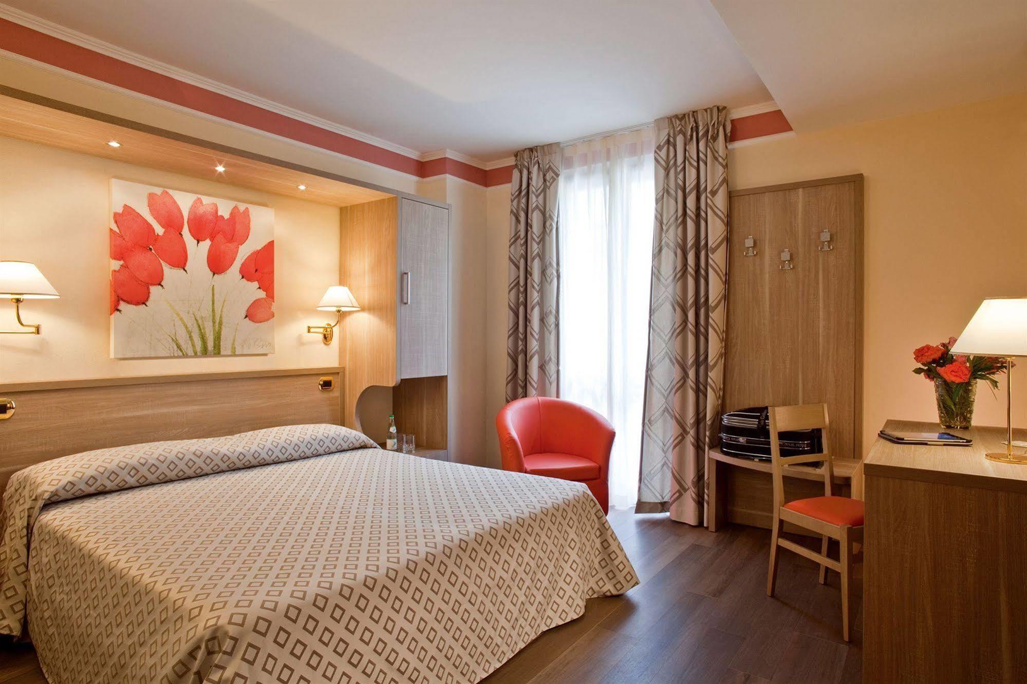 Hotel Astra Tignale Exterior photo