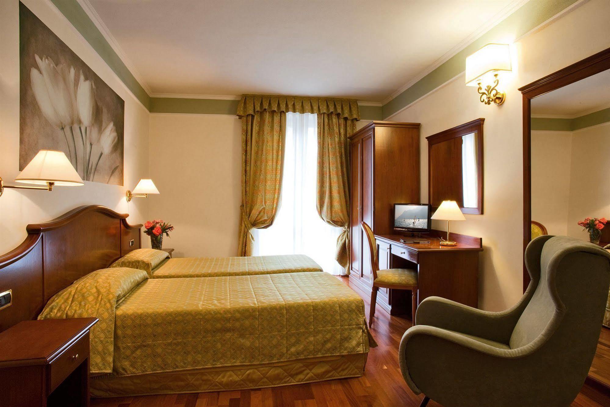Hotel Astra Tignale Exterior photo