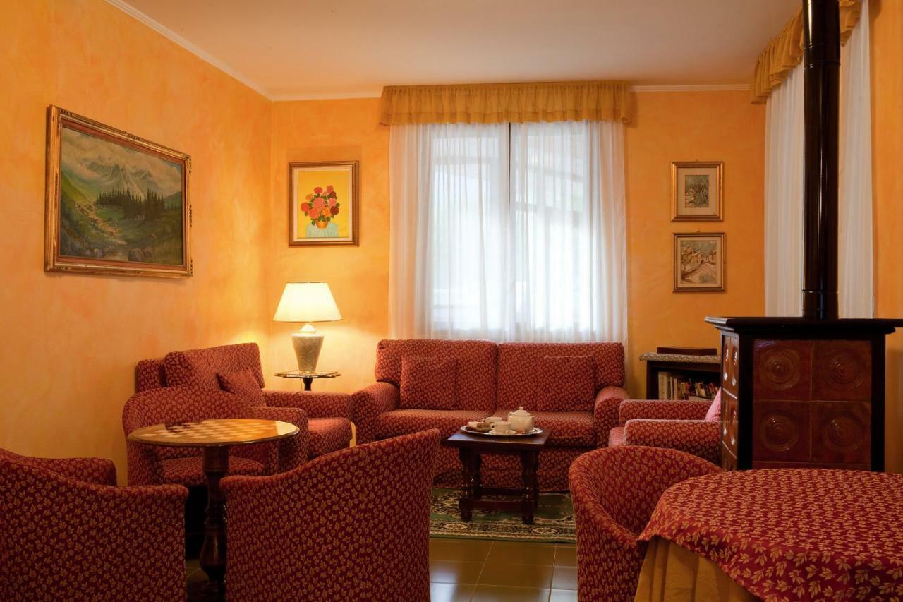 Hotel Astra Tignale Exterior photo